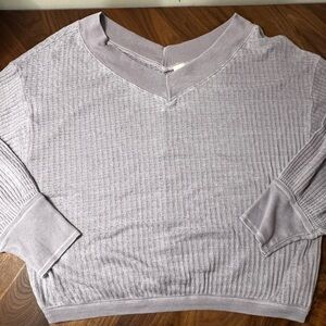 Free people we the free lightweight thermal baggy sleeve v neck top size small